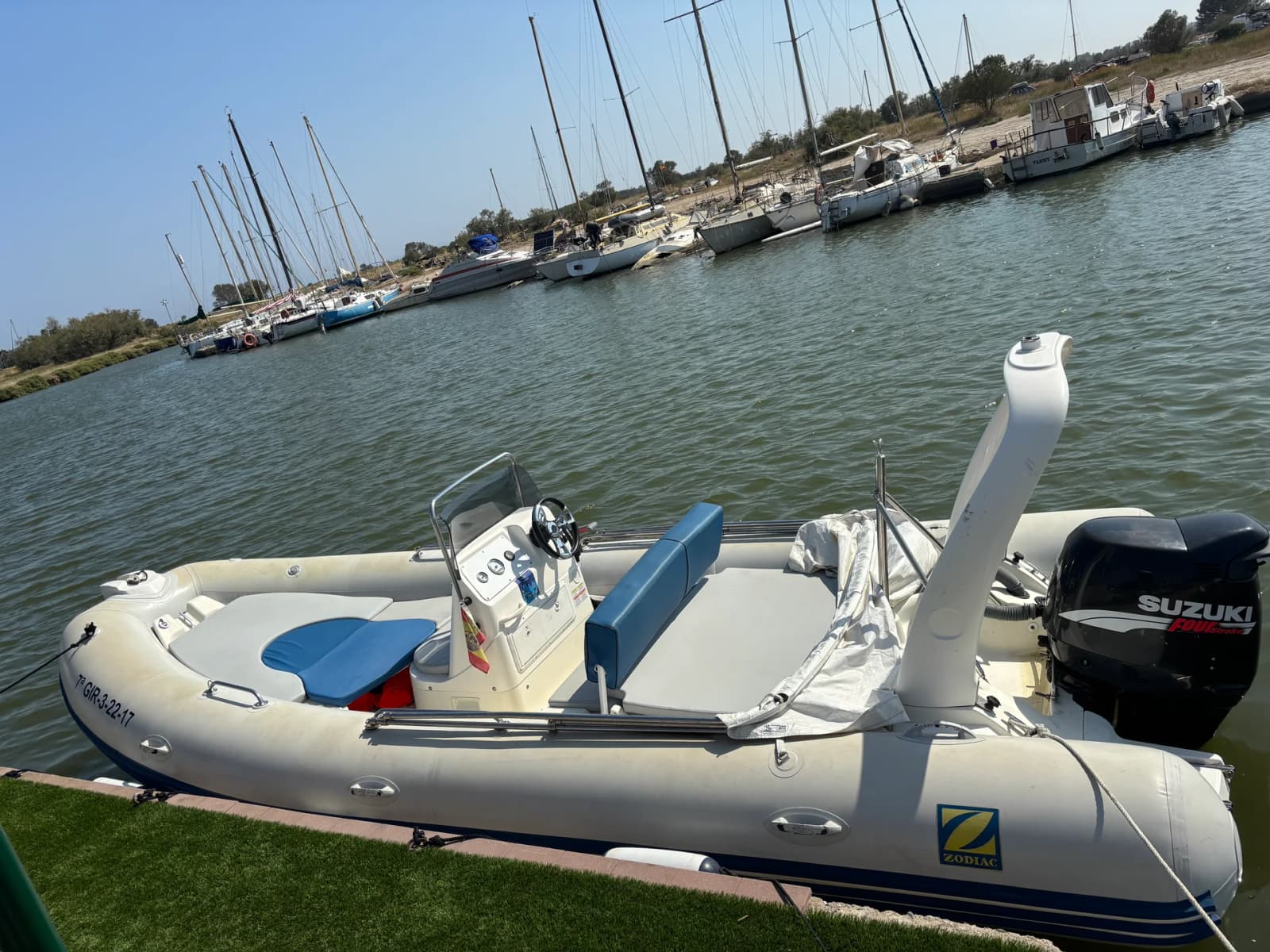 Orange Kiwi 620 (Zodiac) — alquiler de barco con licencia en Roses