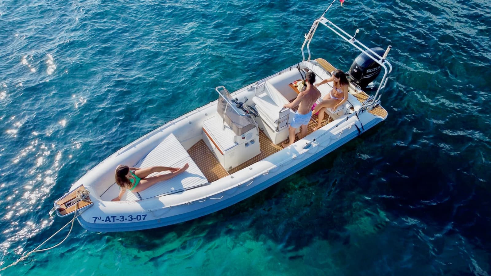 Spirit of the Sea 675 motorboat for rental on the Costa Brava