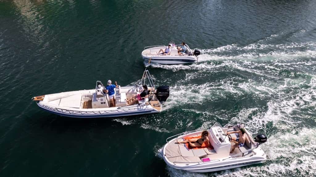 Lloguer d'embarcacions a Roses — navegueu per la badia i el Cap de Creus, Costa Brava