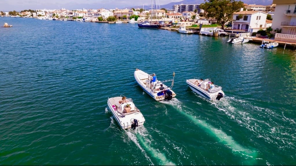 No-licence boats in Roses — private departure from Santa Margarita canals, Costa Brava
